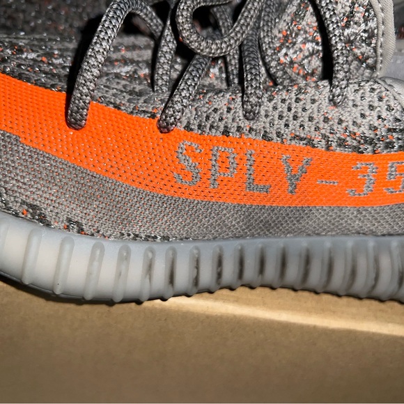 Yeezy Boost Size 7 - Picture 8 of 9